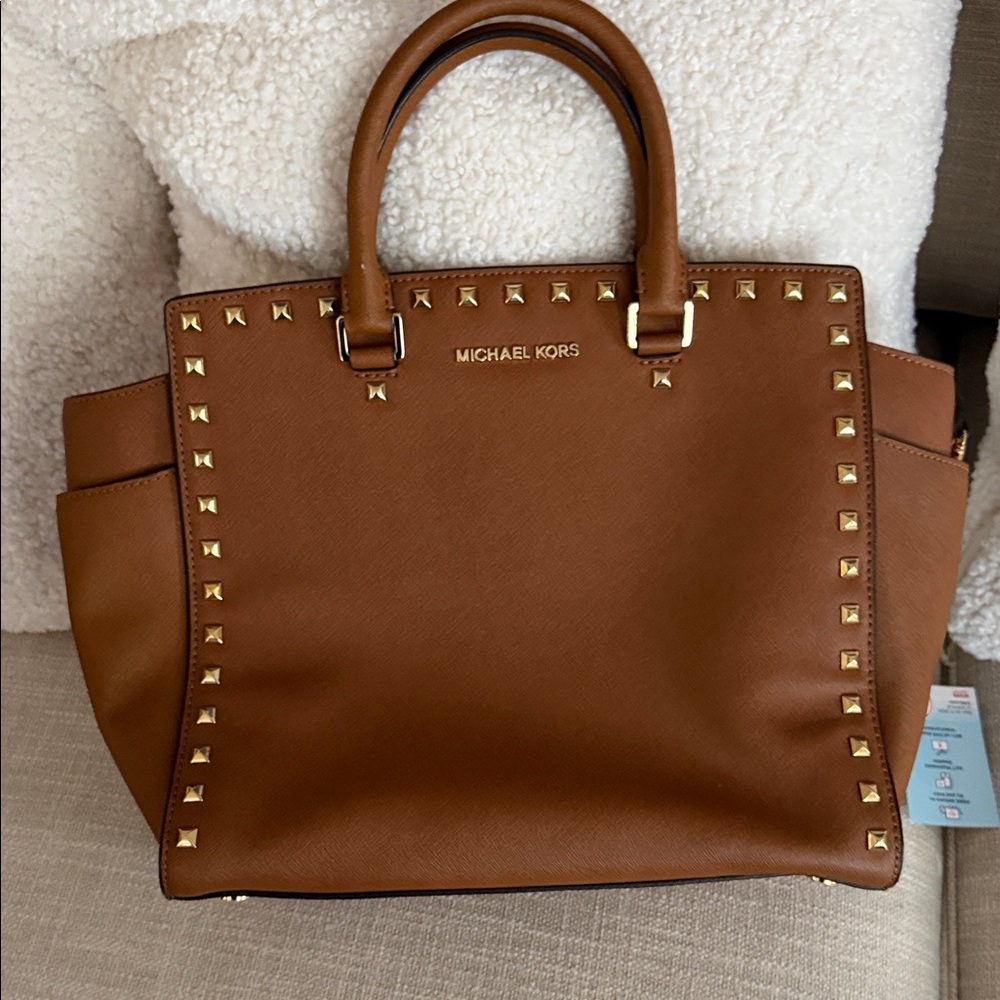 Michael Kors Tan Selma east west bag with Gold Studs